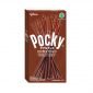 I deliziosi Pocky Double Choco sono una delizia croccante dall'Asia. Ti conquisteranno con il loro intenso gusto di cioccolato. I bastoncini di biscotto croccanti sono stati cotti con un impasto al cacao al cioccolato e poi immersi nel cioccolato al latte. Irresistibili da sgranocchiare, sono  adatti anche per decorare dolci e torte. Scoprili anche tu!