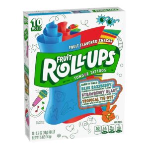 Fruit Roll Ups Variety Pack sono 10 fogli sottilissimi di dolce caramella, arrotolati a forma di bastoncino, ai gusti di frutta. Ai gusti di fragola, lampone blu e tropical dye. Le Fruit Roll-Ups le puoi utilizzare per avvolgere le tue caramelle preferite a mò di piadina. E non è tutto. Sui fogli ci sono dei simpaticissimi tattoos per la lingua. Scopri ora Fruit Roll Ups Variety Pack.