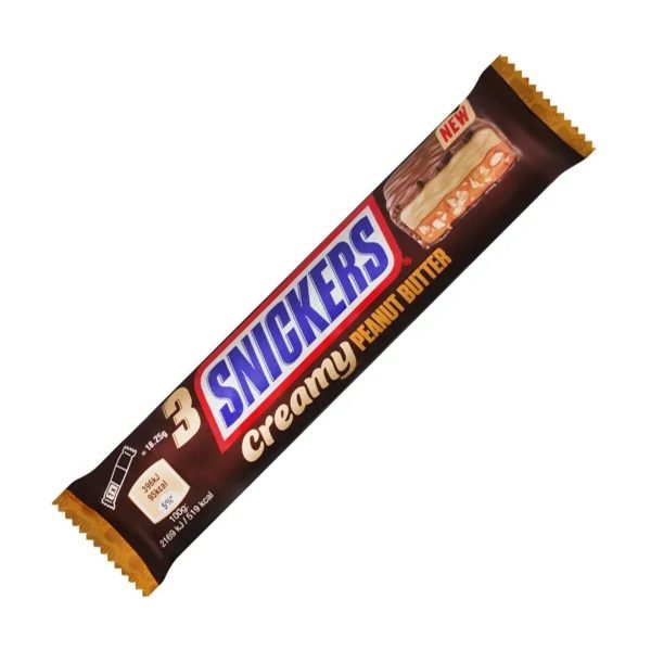 Snickers Creamy Peanut Butter - 54,75 gr La celebre barretta Snickers al burro di arachidi diventa ancora più golosa in questa versione Creamy. Iniziamo con il centro gommoso al torrone, il caramello e le noccioline tostate, per poi scoprire all’interno il croccante strato di cioccolato ed il delizioso caramello, con una spessa ed abbondante farcitura cremosa di burro di arachidi. Scoprila anche tu Snickers Creamy Peanut Butter!