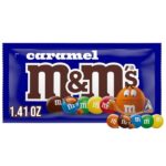 M&M’S Caramel 41 gr. combina il classico cioccolato al latte M&M’S con un morbido cuore di caramello, racchiuso nel caratteristico guscio croccante colorato.