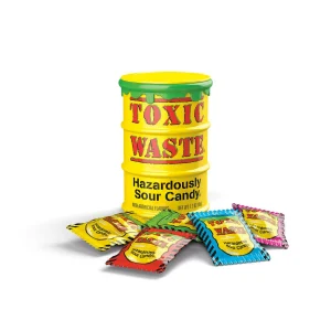 Toxic Waste Yellow Giant Money Bank : un assortimento di caramelle dure ed asprissime al gusto di limone, amarena, lampone blu, anguria e mela. Sono contenute in un enorme bidone salvadanaio.