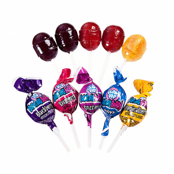 Charms Blow Pops Bursting Berry : dolci lecca lecca al gusto di frutti di bosco. Questi Lollipop hanno 2 gusti in 1: scegli tra mirtillo, lampone, ciliegia nera, fragola e more, frutti tropicali. Il prezzo indicato è per singolo pezzo,