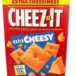 Non c'è niente di sbagliato nell'essere un po' extra. I cracker Cheez-it Extra Cheesy Flavor  sono ricchi di formaggio extra. Questi cracker snack leggeri e croccanti sono realizzati con vero formaggio al 100% e una spolverata di sale. Accendi la voglia con la soddisfazione extra di formaggio e cracker croccante che trovi in ​​ogni singolo. Latticini Kosher; contiene ingredienti di grano, latte e soia. Goditi uno scricchiolio extra formaggioso e soddisfacente per serate di cinema, spuntini a pranzo, snack da spalmare o spuntini pomeridiani.