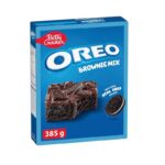 Betty Crocker Brownie Mix Oreo 385 gr. Preparato per brownie Betty Crocker con veri pezzi di biscotti OREO da cospargere sull'impasto prima di infornare. VELOCE E FACILE: Basta mescolare il preparato per dolci secco con acqua, olio e uovo e infornare seguendo le istruzioni sulla confezione per creare un dessert che tutta la famiglia potrà gustare. DOLCI PER OCCASIONI SPECIALI: Prepara i brownie OREO per dolci feste e momenti quotidiani; ideali per dolcetti in ufficio, feste di compleanno e altro ancora.