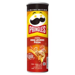 Pringles Korea BBQ Lovers Pizza unisce il sapore della pizza barbecue alle patatine Pringles. Questa sofisticata combinazione crea un ricco e lussuoso aroma di formaggio e carne barbecue, per un'esperienza di gusto unica. Perfetta per chi desidera portare a casa un pezzo di delizia unica coreana a ogni morso.