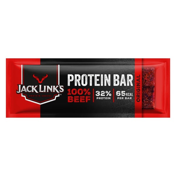 Jack Links Protein Bar. Realizzata con tenera carne di manzo di alta qualità e leggermente speziata, questa barretta proteica è pensata per dare energia al tuo corpo prima o dopo l'allenamento. Con il suo gusto ricco e la consistenza appagante, offre un'alternativa gustosa alle tradizionali barrette proteiche dolci.