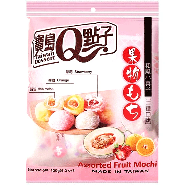 Q Brand Assorted Fruit Mochi 120 gr. I mochi sono delle tortine di riso fatte di riso glutinoso, o di riso dolce. Si tratta di un alimento comune nella cucina giapponese, ed è spesso servita per celebrare il nuovo anno. Questa versione è una delle più buone in assoluto, con un dolcissimo ripieno alla frutta. (Fragola, Melone e Arancia).