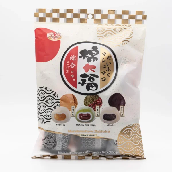 Royal Family Mashmallow Daifuku Mini Mochi Mix 250g. I mochi sono dolcetti tipici della tradizione culinaria asiatica dalla forma sferica e dalla consistenza quasi gommosa. In questa  busta li troverai ai gusti di sesamo, nocciolina americana e fagiolo rosso. Tutti i dolcetti sono incartati singolarmente per preservare la freschezza. Fatti conquistare dai sapori asiatici e addenta uno di questi dolcetti!