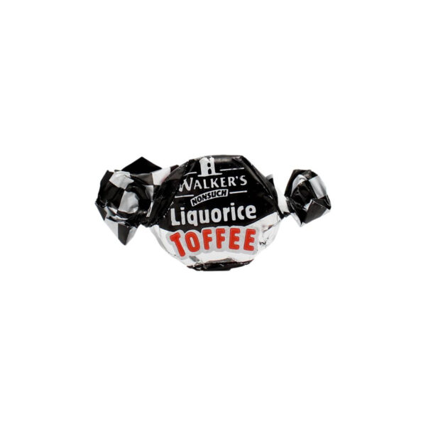 walker-s-liquorice-toffee-100-gr Walker's Nonsuch Toffees Liquorice. Sacchetto di 5 Caramelle alla Liquirizia Walker's. Una deliziosa delizia per gli amanti della liquirizia. le Caramelle alla Liquirizia Walker's combinano la consistenza morbida e cremosa delle tradizionali caramelle inglesi con il sapore intenso e aromatico della vera liquirizia. Il risultato è una delizia ricca, leggermente salata e dolce, che si scioglie lentamente in bocca e lascia un ricordo indelebile. Ideale per chi ama le combinazioni di sapori uniche. Che si tratti di una coccola nostalgica con il tè pomeridiano, di un regalo premuroso per gli amanti della liquirizia o di uno spuntino veloce, queste caramelle portano il vero sapore della Gran Bretagna ovunque tu vada.