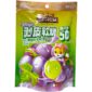 Three Squirrels Caramelle gommose uva sbucciabile 52 g.Le gommose all’uva Three Squirrels “peel-and-eat” offrono un’esperienza divertente: ogni caramella si sbuccia come un frutto, rivelando un cuore morbido e fruttato. Realizzate con il 50% di succo d’uva, hanno un gusto intenso e autentico. Perfette per uno snack originale e creativo da condividere o collezionare.