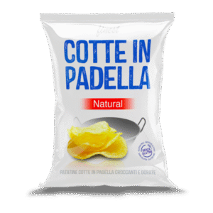Cotte in padella Natural da 120 gr. Le Patatine Naturali Cotte in Padella 120 g sono croccanti, dorate e irresistibili, preparate con ingredienti semplici e genuini. Fritte lentamente per esaltare il gusto autentico della patata, senza additivi né conservanti. Perfette per un aperitivo o uno snack dal sapore casalingo e naturale. ✨Le più amate, uniche gustose ed originali patatine Cotte In Padella® versione Natural, praticamente perfette, solo con un pizzico di sale aggiunto. Senza Glutine.