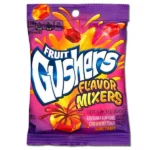 Fruit Gushers Flavor Mixers da 120 gr. Scopri le irresistibili Gushers Flavor Mixer, morbide caramelle ripiene dal cuore liquido, amate da grandi e piccoli! Ogni bocconcino racchiude un’esplosione di gusto fruttato con combinazioni sorprendenti: lampone e limonata, punch alla fragola e arancia, e ciliegia. Un mix dolce, succoso e colorato, perfetto per una pausa sfiziosa o da condividere con gli amici. Deliziosi snack al gusto di frutta, ideali per chi ama i sapori intensi e divertenti tipici degli snack americani.