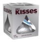 hershey's kisses Milk Chocolate Giant da 198 Gr. Un classico americano in formato maxi! La Hershey’s Giant Kiss è una versione gigante del celebre cioccolatino a goccia, realizzata con il delizioso cioccolato al latte Hershey’s. Perfetta come idea regalo, decorazione o dolce da condividere. Racchiude tutta la bontà e la tradizione del cioccolato americano in un’unica, iconica confezione argentata. ✨