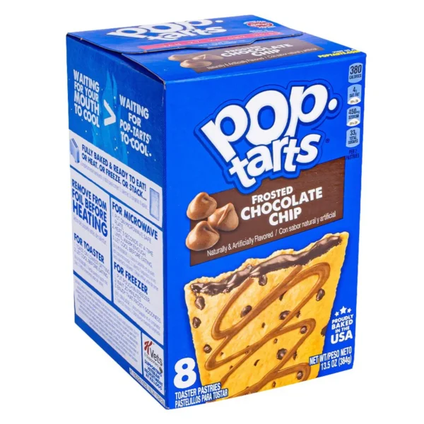 pop-tarts-chocolate-chip-384g Pop Tarts Frosted Chocolate Chip 384 gr. Scopri il gusto irresistibile delle Pop-Tarts Frosted Chocolate Chip, il celebre snack americano perfetto in ogni momento della giornata. Due soffici sfoglie dorate racchiudono un goloso ripieno di gocce di cioccolato e sono ricoperte da una dolce glassa irresistibile. Gustale subito oppure scaldale nel tostapane per un’esperienza ancora più intensa. Ideali per colazione, merenda o pausa dolce, portano il vero sapore USA direttamente a casa tua.