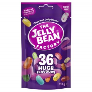 The Jelly Bean Factory 36 Huge Flavours 113g – Jelly Beans Assortiti. Jelly beans premium con ben 36 gusti diversi in un’unica confezione. Colorate, fruttate e super intense, prodotte in Irlanda con ingredienti di alta qualità. The Jelly Bean Factory 36 Huge Flavours è la confezione perfetta per chi ama la varietà e le caramelle di qualità superiore. All’interno trovi 36 gusti diversi, ognuno con un profilo aromatico unico, che spaziano dalla frutta classica ai sapori più originali e sorprendenti.