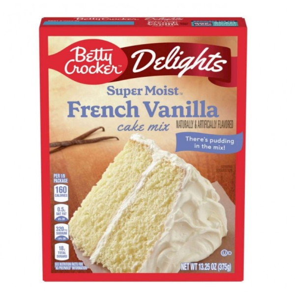 Betty Crocker Super Moist French Vanilla 375 gr. Betty Crocker Super Moist French Vanilla è il cake mix ideale per chi ama le torte morbide dal gusto elegante e raffinato. La vaniglia francese dona una nota più ricca e cremosa rispetto alla vaniglia classica, rendendo questa torta perfetta sia da sola che come base per frosting, farciture e cake design. La consistenza è incredibilmente soffice e umida, tipica della linea Super Moist, e il risultato è sempre professionale anche senza grande esperienza in cucina. È uno dei preparati più utilizzati nelle bakery americane come base neutra per torte personalizzate, cupcake, layer cake e dessert creativi.