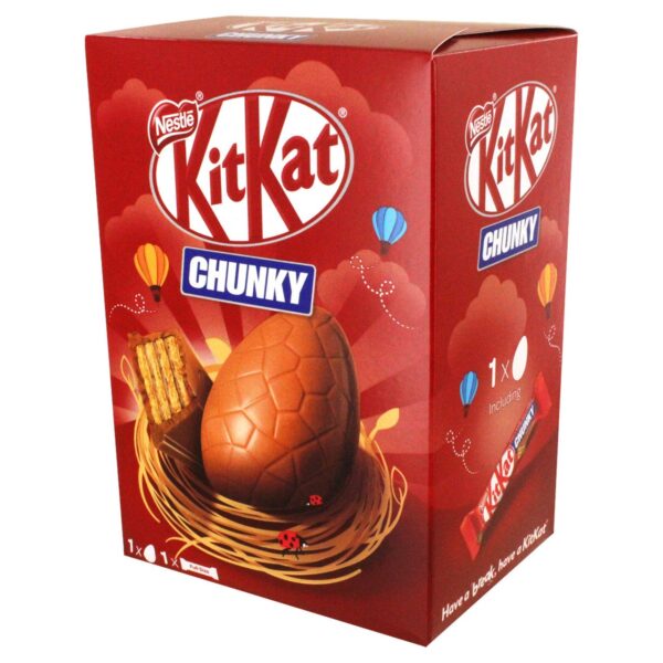 Kit Kat Chunky Egg 110gr Festeggia la Pasqua con il delizioso Kit Kat Chunky Egg 110 g: un grande uovo di cioccolato al latte avvolto da un guscio croccante che nasconde all’interno una barretta Kit Kat Chunky. Una combinazione perfetta di cioccolato cremoso e wafer croccante, ideale per cesti pasquali, regali stagionali o semplicemente per uno snack goloso. Goditi il classico gusto Kit Kat in una forma festiva e irresistibile. Perfetto per chi ama il cioccolato ricco e la tradizione di Pasqua.