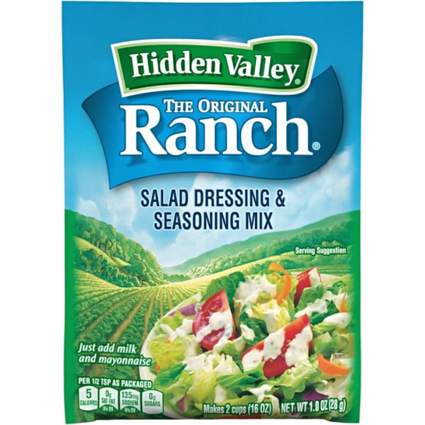 hidden valley ranch 28 gr Hidden Valley Original Ranch 28 gr è la salsa americana fresca e cremosa che comunemente gli americani usano per arricchire le insalate. La ricetta è composta da una combinazione di latticello, aglio, cipolla e diverse erbe aromatiche e spezie ed ha un gusto unico ed inimitabile. Perfetta anche sui sandwich, oppure abbinata a carni bianche e pesce. Taste of America! Ogni bustina in polvere crea 500 ml di salsa.
