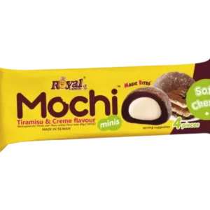 Royal Family Mochi Mini Tiramisu N Creme 40 gr. I Royal Family Mini Mochi Tiramisu N’ Creme sono morbidi dolcetti giapponesi a base di riso glutinoso, ripieni di una cremosa farcitura al tiramisù arricchita da una delicata nota di panna. La texture elastica del mochi si unisce a un cuore vellutato creando un dessert raffinato e irresistibile. Perfetti come snack dolce, fine pasto o da condividere, sono una scelta ideale per chi ama i sapori asiatici con un tocco europeo.