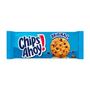 Chips Ahoy Original 40 gr. Scopri il gusto autentico dei cookies americani con Chips Ahoy! Original da 40 g. Croccanti e friabili, arricchiti da irresistibili gocce di cioccolato, sono perfetti per ogni momento della giornata. Ideali da gustare con una tazza di latte o come snack veloce, questi biscotti conquisteranno il tuo palato al primo morso. Porta con te la dolcezza e l’energia di Chips Ahoy! ovunque tu sia. Non lasciarteli sfuggire!