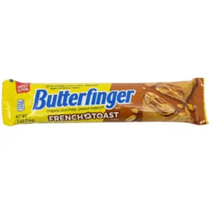 Butterfinger French Toast. Butterfinger French Toast è una delle release più particolari e virali degli ultimi anni nel mondo candy USA. Mantiene il cuore iconico Butterfinger — croccante, friabile e al burro di arachidi — ma lo arricchisce con un rivestimento aromatizzato che richiama il french toast: note di cannella, zucchero e sciroppo d’acero. Il risultato è un mix unico tra snack e dessert da colazione, perfettamente in linea con il trend americano delle “breakfast flavor candy