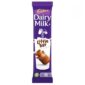 Cadbury Dairy Milk Little Bars 18 gr. Cadbury Dairy Milk Little Bars sono la versione mini della classica Dairy Milk. Una barretta compatta ma con tutto il gusto iconico del cioccolato al latte Cadbury: morbido, cremoso e ricco. Ogni barretta è pensata per essere consumata in un solo momento, rendendola perfetta per snack veloci, lunch box, vending o vendita in multipack
