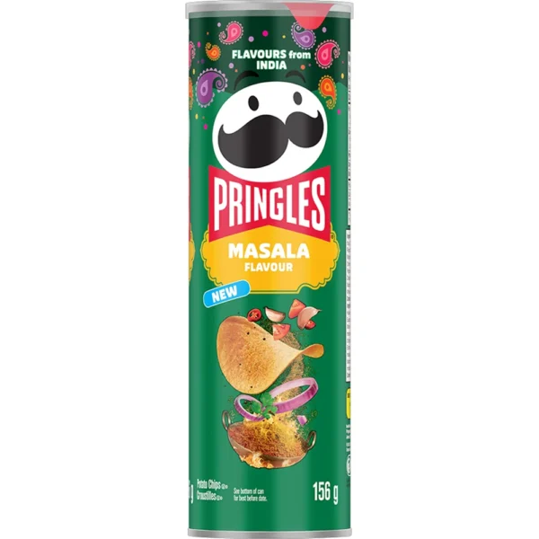 Pringles_Masala_156g Pringles Masala Flavour 156 gr. Pringles Masala Flavour è una delle varianti più particolari della linea internazionale Pringles, ispirata alla cucina indiana. Il condimento masala combina spezie calde e aromatiche come curcuma, pepe nero e aglio, creando un gusto intenso ma equilibrato.