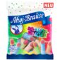 Le Ahoj-Brause Fizzy Fingers sono una combinazione giocosa di caramelle gommose e gomma da masticare alla frutta, con un effetto frizzante e effervescente per un'esperienza di gusto unica. Le Ahoj-Brause Fizzy Fingers sono leggermente aspre all'esterno e dolcemente fruttate all'interno, con vari gusti come asperula, pesca e gomma da masticare combinati con note fruttate di lampone. La loro forma insolita e l'effervescenza frizzante creano un'esperienza di snack divertente e variegata che si distingue sia visivamente che per il gusto.