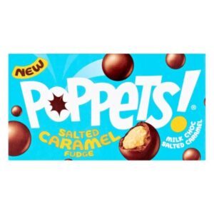 I Poppets Milk Choc Coated Salted Caramel Fudge sono piccole sfere super “poppable” con cuore morbido di fudge al caramello salato ricoperte da uno strato di cioccolato al latte. Il mix è quello perfetto: 👉 dolce + salato + cremoso Snack tipico UK, ideale da condividere o da mangiare uno dopo l’altro (e finiscono subito).
