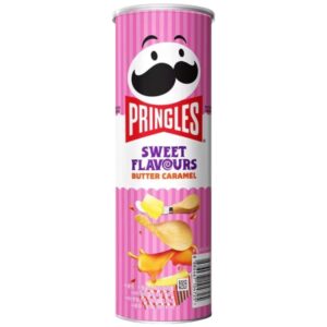 Pringles Sweet Flavours Butter Caramel 110g. Le iconiche Pringles in una versione dessert-style super particolare: Butter Caramel. Croccanti potato crisps dal gusto dolce e burroso con note di caramello salato, direttamente dalla Corea del Sud.