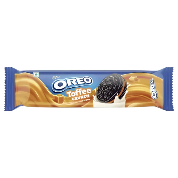 Oreo Toffee Crunch 125 Gr. Oreo con crema al gusto toffee e caramello: croccanti, dolci e super golosi. Oreo Toffee Crunch è una variante internazionale degli iconici Oreo, caratterizzata da una crema dolce al gusto toffee e caramello racchiusa tra i classici biscotti al cacao.