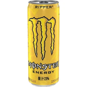 Monster Energy Juice Ripper Japan 355 ml. Monster Energy Juice Ripper Japan è una delle varianti più apprezzate dagli appassionati di Monster importate dal Giappone. Questa energy drink combina la classica formula energetica Monster con un blend di succhi tropicali che regala un sapore fruttato, dolce e incredibilmente dissetante. Il profilo aromatico richiama ananas, frutto della passione, agrumi e altri frutti esotici, con una base energizzante perfettamente integrata che non copre il gusto della frutta. Il risultato è una bevanda morbida, tropicale e molto diversa dalle classiche energy drink europee.
