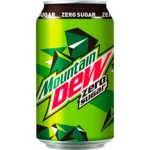 Mountain Dew Original Zero Korea 355 ml. Mountain Dew Original Zero Korea è la versione coreana senza zuccheri della celebre soda agrumata americana. Mantiene il caratteristico sapore citrus intenso di Mountain Dew, con la stessa effervescenza energica e rinfrescante, ma con zero zuccheri e poche calorie. La versione coreana è particolarmente ricercata dagli appassionati di bevande import grazie alla sua grafica esclusiva e alla distribuzione limitata al mercato asiatico. Il gusto rimane fedele all'originale: agrumi, lime e limone con il classico carattere Mountain Dew che l'ha resa famosa in tutto il mondo.