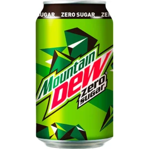 Mountain Dew Original Zero Korea 355 ml. Mountain Dew Original Zero Korea è la versione coreana senza zuccheri della celebre soda agrumata americana. Mantiene il caratteristico sapore citrus intenso di Mountain Dew, con la stessa effervescenza energica e rinfrescante, ma con zero zuccheri e poche calorie. La versione coreana è particolarmente ricercata dagli appassionati di bevande import grazie alla sua grafica esclusiva e alla distribuzione limitata al mercato asiatico. Il gusto rimane fedele all'originale: agrumi, lime e limone con il classico carattere Mountain Dew che l'ha resa famosa in tutto il mondo.
