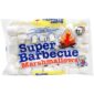 Super Barbecue Marshmallows 300g. Super Barbecue Marshmallows sono i classici maxi marshmallow pensati per essere arrostiti sul fuoco, proprio come nella tradizione americana dei campfire e degli s'mores. Grazie alle loro grandi dimensioni, diventano dorati e leggermente croccanti all'esterno, mentre l'interno si trasforma in una crema soffice e filante. Sono perfetti per barbecue, campeggi, falò, feste in giardino oppure da gustare semplicemente riscaldati nel camino durante l'inverno.
