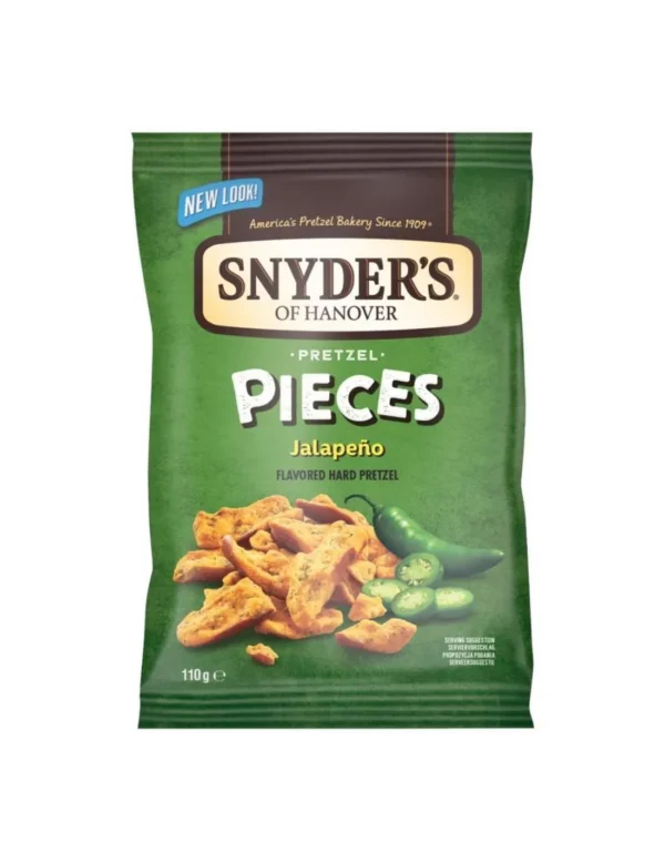 pezzi-di-pretzel-jalapeno-di-snyder Snyders of Hanover Pretzel Pieces Jalapeño è una delle varianti più iconiche della linea Pretzel Pieces. Preparati con autentici pretzel di pasta madre, vengono spezzati in pezzi irregolari e ricoperti da un ricco condimento al Jalapeño, offrendo una croccantezza unica e un gusto deciso ad ogni morso.