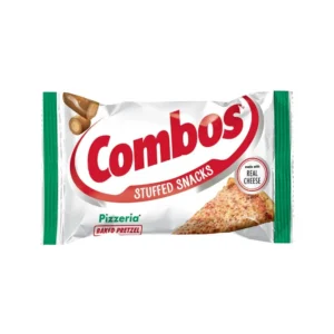 Combos Baked Pretzel Pizzeria 51 gr. Uno degli snack americani più iconici di sempre! 🇺🇸 I Combos Pizzeria Pretzel sono deliziosi bocconcini di pretzel croccante cotti al forno e farciti con una crema salata ispirata al gusto della pizza appena sfornata. Ogni morso offre il perfetto equilibrio tra la croccantezza del pretzel e il ripieno cremoso con note di pomodoro, formaggio, aglio e spezie italiane.