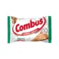 Combos Baked Pretzel Pizzeria 51 gr. Uno degli snack americani più iconici di sempre! 🇺🇸 I Combos Pizzeria Pretzel sono deliziosi bocconcini di pretzel croccante cotti al forno e farciti con una crema salata ispirata al gusto della pizza appena sfornata. Ogni morso offre il perfetto equilibrio tra la croccantezza del pretzel e il ripieno cremoso con note di pomodoro, formaggio, aglio e spezie italiane.