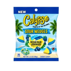 Le Calypso Sour Wedges Ocean Blue Lemonade sono morbide caramelle a forma di spicchio, con un intenso gusto fruttato ispirato alla famosa Ocean Blue Lemonade e un irresistibile rivestimento acidulo