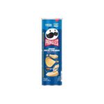 Pringles Sharp White Cheddar 158 Gr. Cheddar più intenso. Più deciso. Più Pringles! 🧀🥔🔥 Le Pringles Sharp White Cheddar portano il classico crunch delle Pringles in una nuova versione dedicata agli amanti dei formaggi dal gusto più pronunciato. Ogni chips è ricoperta da un condimento al white cheddar, arricchito da buttermilk e aromi naturali, creando un profilo cremoso, saporito e decisamente cheesy.