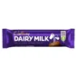 Cadbury Dairy Milk 45 g, il classico cioccolato al latte Cadbury, cremoso e ricco di gusto. Perfetto come snack o dolce pausa.