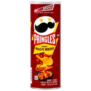 Pringles Spicy Texas Style BBQ – 100 g Korea Le Pringles Flavour Loaded Spicy Texas Style BBQ sono patatine croccanti dal gusto barbecue texano, con una nota speziata e piccante. Questa edizione coreana Limited Edition combina il sapore affumicato tipico del barbecue con note saporite e un tocco di peperoncino.
