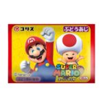 Coris Super Mario Gum 6 gr Le Coris Super Mario Gum sono gomme da masticare giapponesi al gusto uva, con una confezione colorata dedicata ai personaggi Nintendo Mario e Toad.